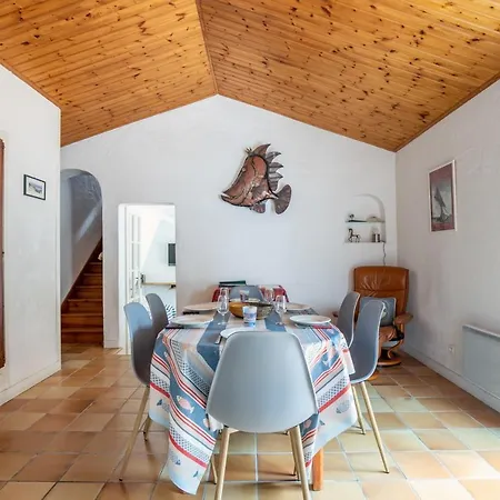 Grande Maison Pour 6 Personnes - 300m De La *