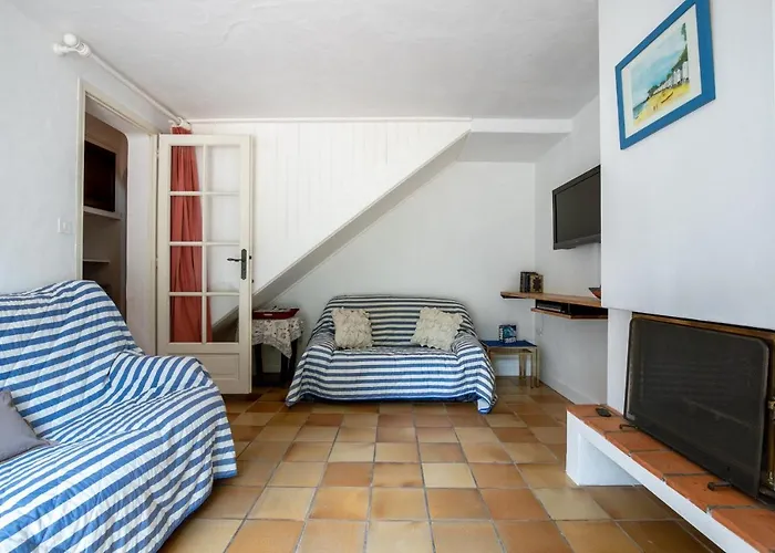 Grande Maison Pour 6 Personnes - 300m De La Barbâtre