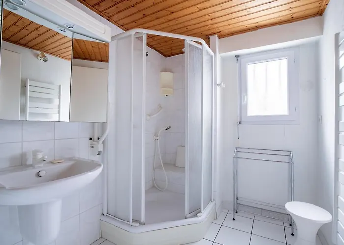 Grande Maison Pour 6 Personnes - 300m De La 펜션 Barbâtre