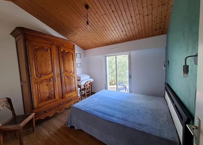 Grande Maison Pour 6 Personnes - 300m De La Barbâtre